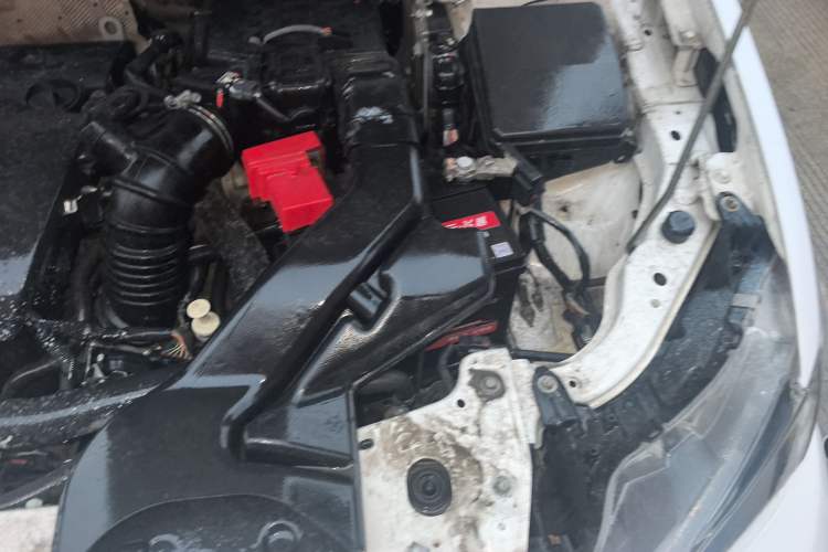 Used Mitsubishi Lancer EX 2016 1.8L CVT Black-and-White Retro Edition Engine Bay Left