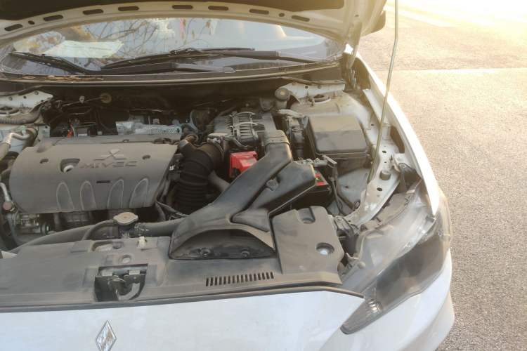 Used Mitsubishi Lancer EX 2016 1.8L CVT Black-and-White Retro Edition Engine Bay Left