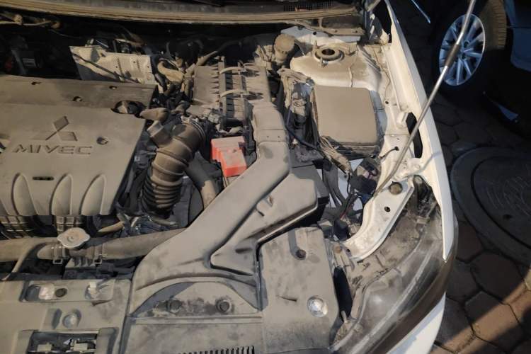 Used Mitsubishi Lancer EX 2016 1.8L Manual Black-and-White Retro Edition Engine Bay Left
