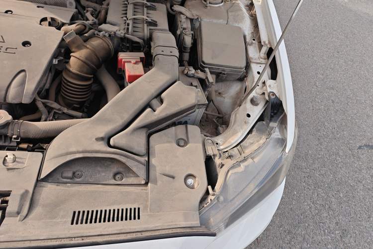 Used Mitsubishi Lancer EX 2016 1.8L Manual Black-and-White Retro Edition Engine Bay Left