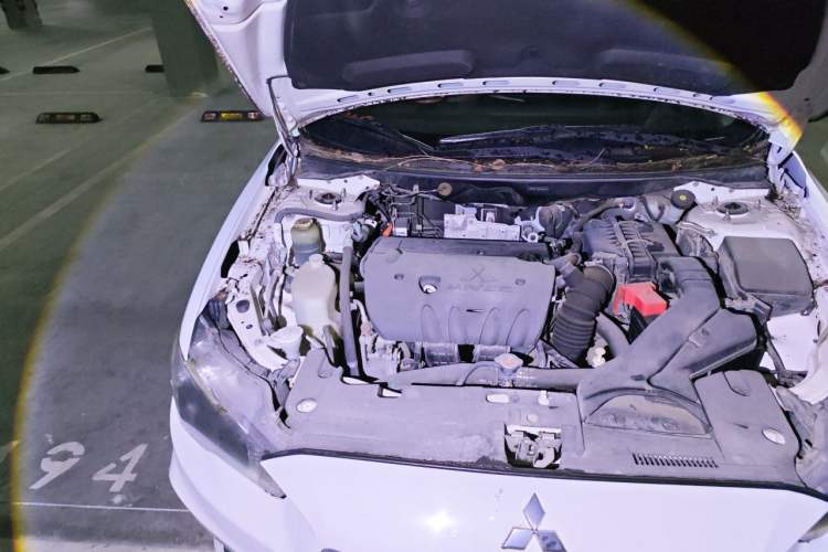 Used Mitsubishi Lancer EX 2016 1.8L CVT Black-and-White Retro Edition Engine Bay Right