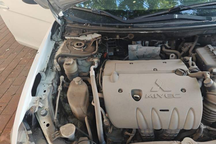 Used Mitsubishi Lancer EX 2016 1.8L CVT Black-and-White Retro Edition Engine Bay Right