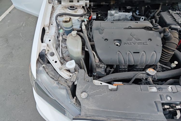 Used Mitsubishi Lancer EX 2016 1.8L CVT Black-and-White Retro Edition Engine Bay Right