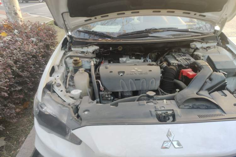 Used Mitsubishi Lancer EX 2016 1.8L CVT Black-and-White Retro Edition Engine Bay Right