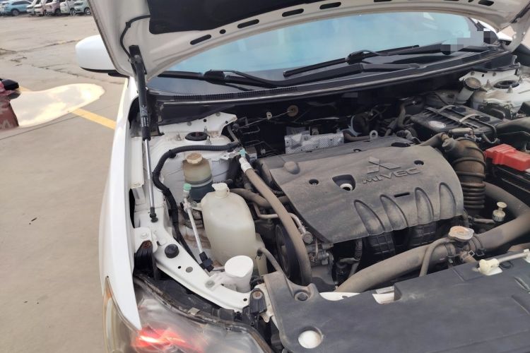 Used Mitsubishi Lancer EX 2016 1.8L CVT Black-and-White Retro Edition Engine Bay Right