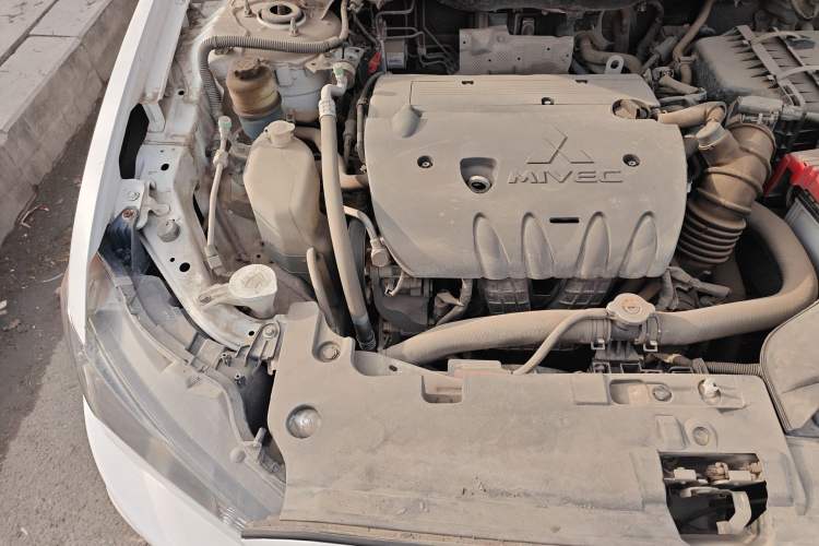 Used Mitsubishi Lancer EX 2016 1.8L Manual Black-and-White Retro Edition Engine Bay Right