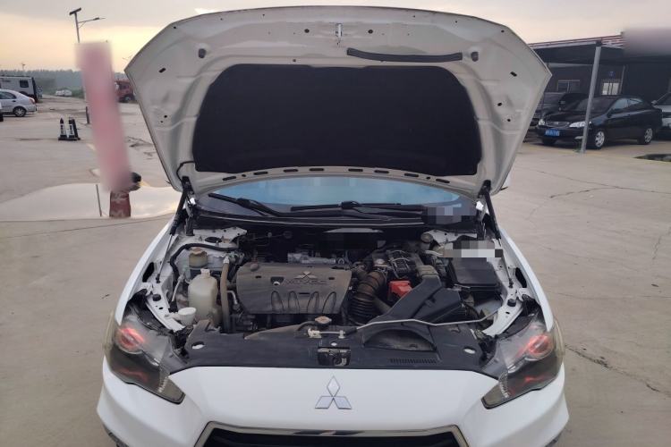 Used Mitsubishi Lancer EX 2016 1.8L CVT Black-and-White Retro Edition Engine Bay