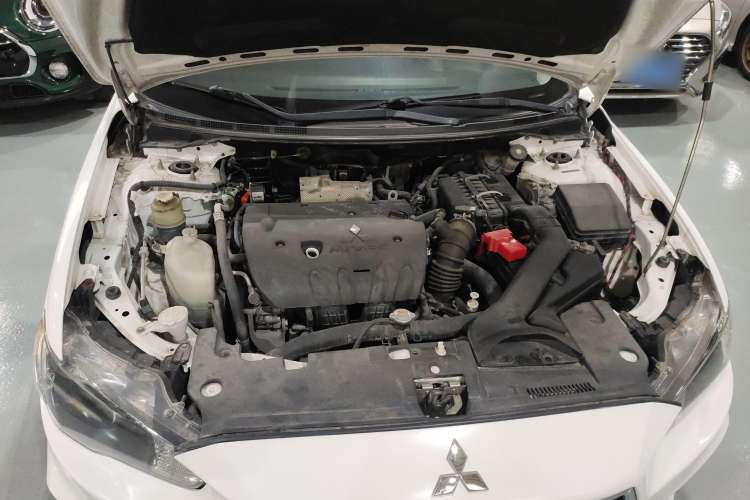 Used Mitsubishi Lancer EX 2016 1.8L CVT Black-and-White Retro Edition Engine Bay