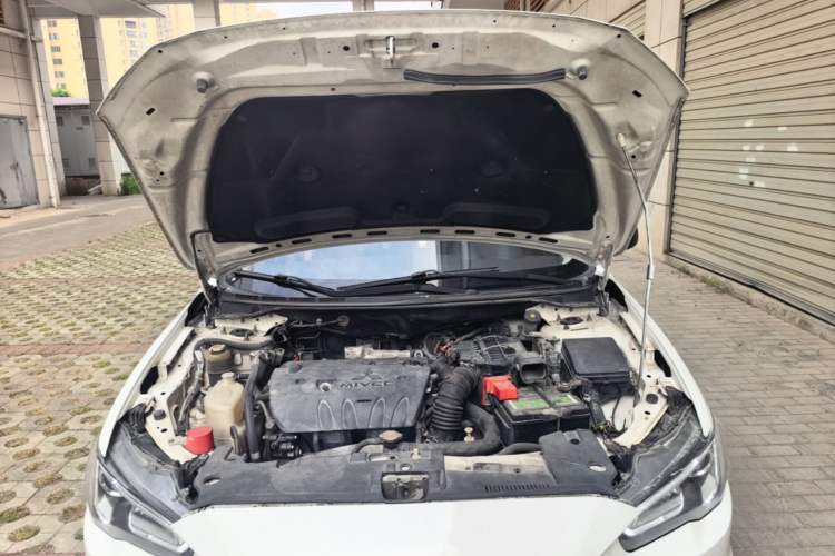 Used Mitsubishi Lancer EX 2016 1.8L CVT Black-and-White Retro Edition Engine Bay