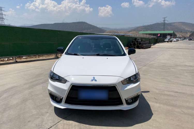 Used Mitsubishi Lancer EX 2016 1.8L CVT Black-and-White Retro Edition Exterior 1