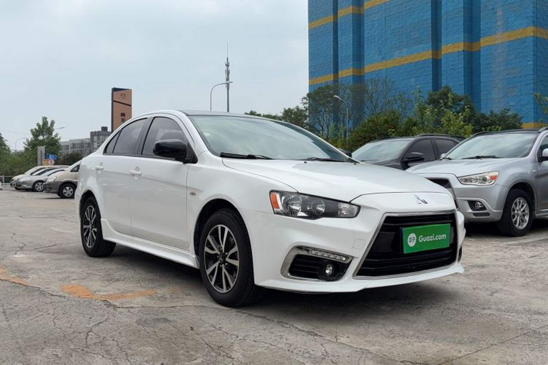 Used Mitsubishi Lancer EX 2016 1.8L CVT Black-and-White Retro Edition Exterior 1