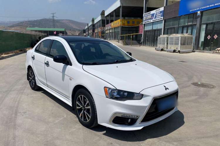Used Mitsubishi Lancer EX 2016 1.8L CVT Black-and-White Retro Edition Exterior 2