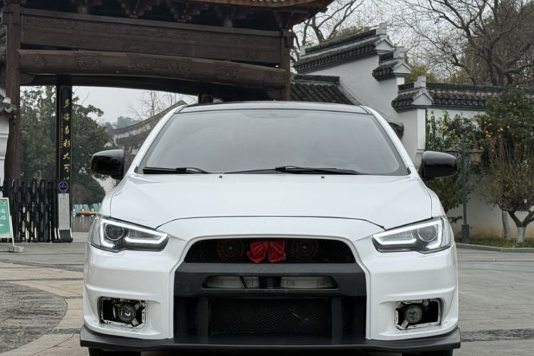 Used Mitsubishi Lancer EX 2016 1.8L CVT Black-and-White Retro Edition Exterior 2