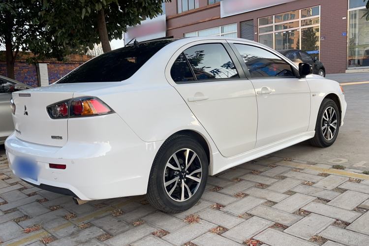Used Mitsubishi Lancer EX 2016 1.8L CVT Black-and-White Retro Edition Exterior 3