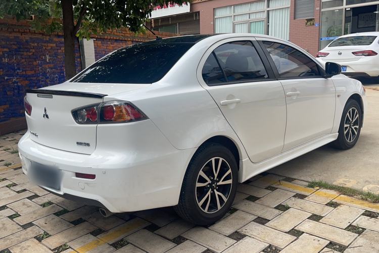 Used Mitsubishi Lancer EX 2016 1.8L CVT Black-and-White Retro Edition Exterior 3