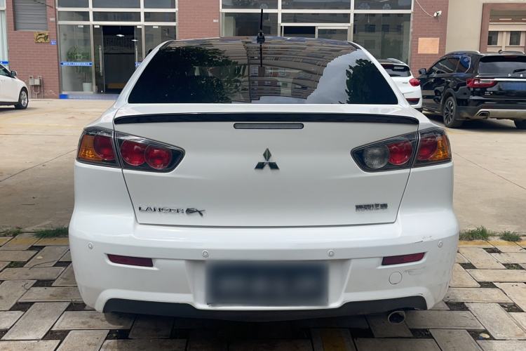 Used Mitsubishi Lancer EX 2016 1.8L CVT Black-and-White Retro Edition Exterior 4