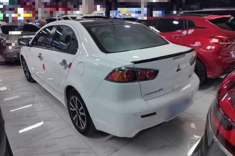 Used Mitsubishi Lancer EX 2016 1.8L CVT Black-and-White Retro Edition Exterior 5