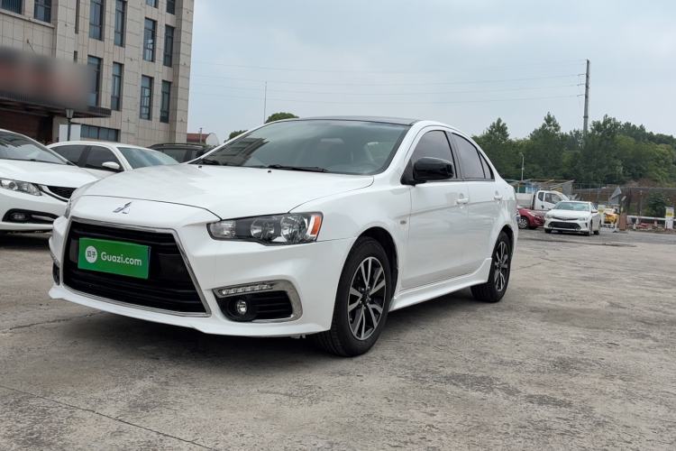 Used Mitsubishi Lancer EX 2016 1.8L CVT Black-and-White Retro Edition Exterior 6