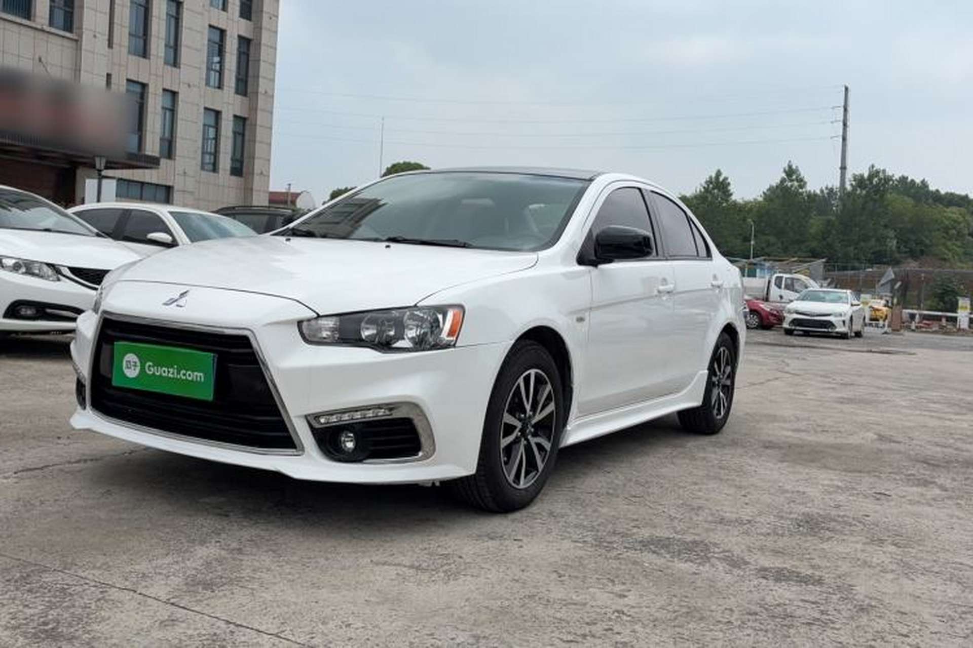 Used Mitsubishi Lancer EX 2016 1.8L CVT Black-and-White Retro Edition Exterior 6