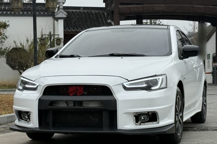 Used Mitsubishi Lancer EX 2016 1.8L CVT Black-and-White Retro Edition Exterior 6
