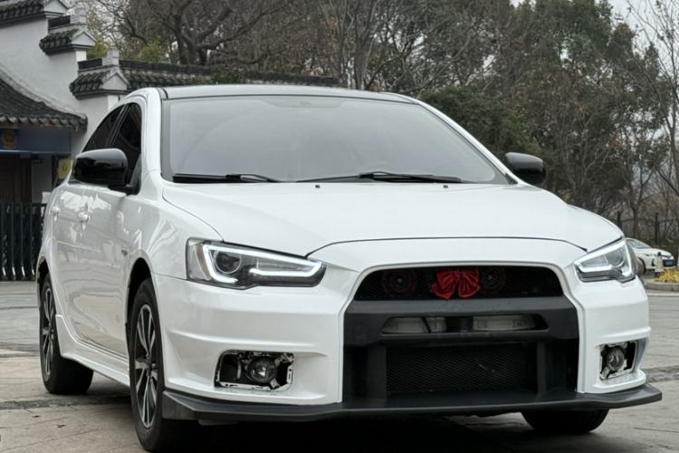 Used Mitsubishi Lancer EX 2016 1.8L CVT Black-and-White Retro Edition Exterior 7