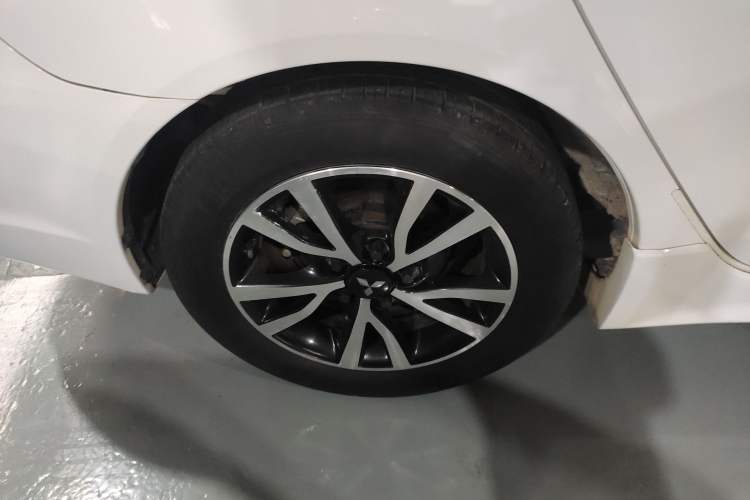 Used Mitsubishi Lancer EX 2016 1.8L CVT Black-and-White Retro Edition Exterior 8