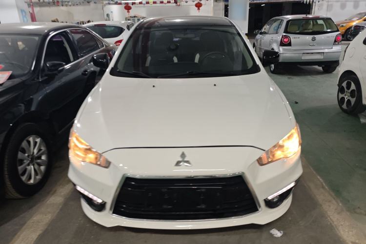 Used Mitsubishi Lancer EX 2016 1.8L CVT Black-and-White Retro Edition Front