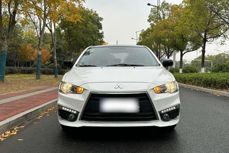 Used Mitsubishi Lancer EX 2016 1.8L CVT Black-and-White Retro Edition Front