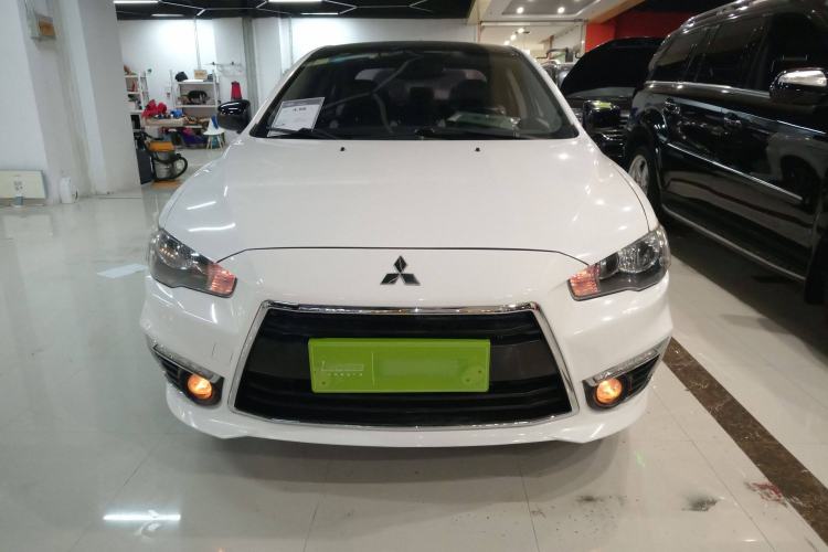 Used Mitsubishi Lancer EX 2016 1.8L CVT Black-and-White Retro Edition Front