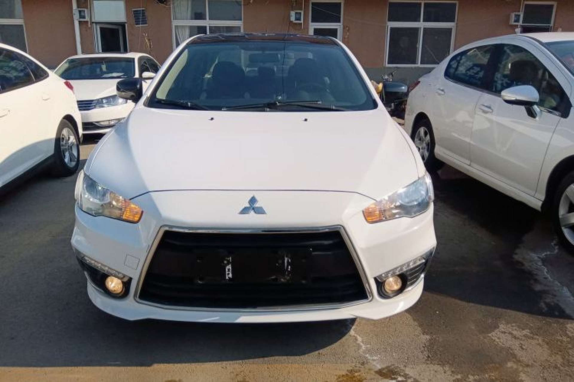 Used Mitsubishi Lancer EX 2016 1.8L CVT Black-and-White Retro Edition Front
