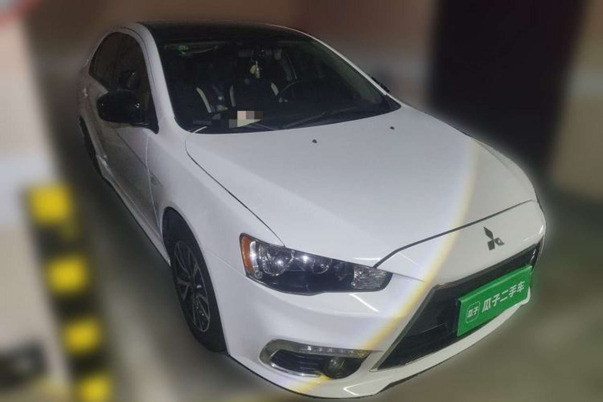 Used Mitsubishi Lancer EX 2016 1.8L CVT Black-and-White Retro Edition Front Right 45 Deg