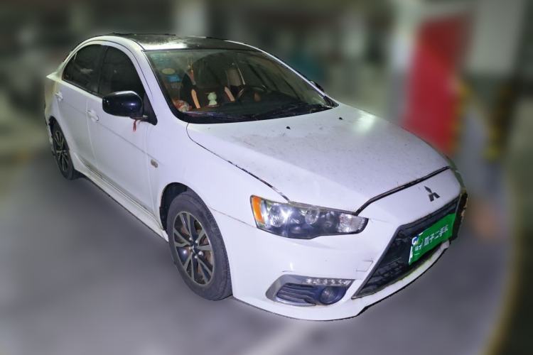 Used Mitsubishi Lancer EX 2016 1.8L CVT Black-and-White Retro Edition Front Right 45 Deg