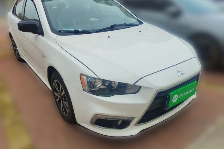 Used Mitsubishi Lancer EX 2016 1.8L CVT Black-and-White Retro Edition Front Right 45 Deg