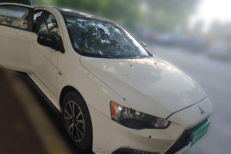 Used Mitsubishi Lancer EX 2016 1.8L CVT Black-and-White Retro Edition Front Right 45 Deg