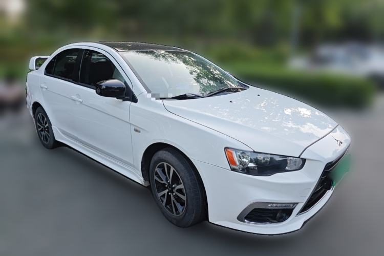 Used Mitsubishi Lancer EX 2016 1.8L CVT Black-and-White Retro Edition Front Right 45 Deg