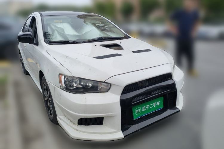 Used Mitsubishi Lancer EX 2016 1.8L CVT Black-and-White Retro Edition Front Right 45 Deg