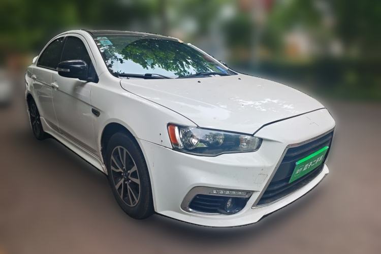 Used Mitsubishi Lancer EX 2016 1.8L Manual Black-and-White Retro Edition Front Right 45 Deg
