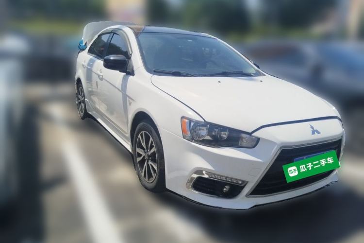 Used Mitsubishi Lancer EX 2016 1.8L CVT Black-and-White Retro Edition Front Right 45 Deg