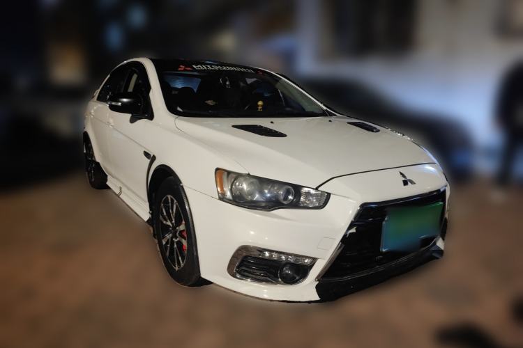 Used Mitsubishi Lancer EX 2016 1.8L Manual Black-and-White Retro Edition Front Right 45 Deg