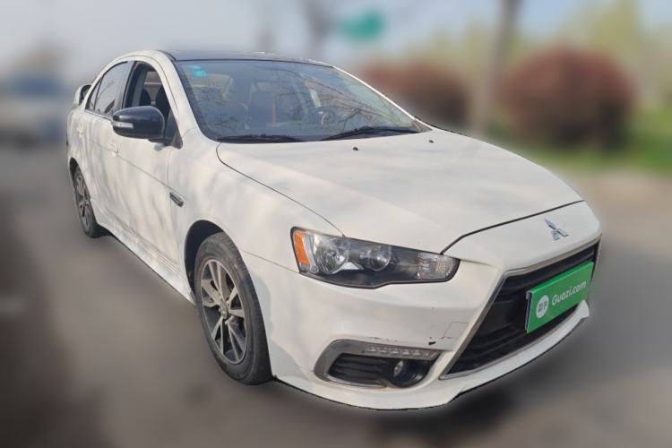 Used Mitsubishi Lancer EX 2016 1.8L Manual Black-and-White Retro Edition Front Right 45 Deg