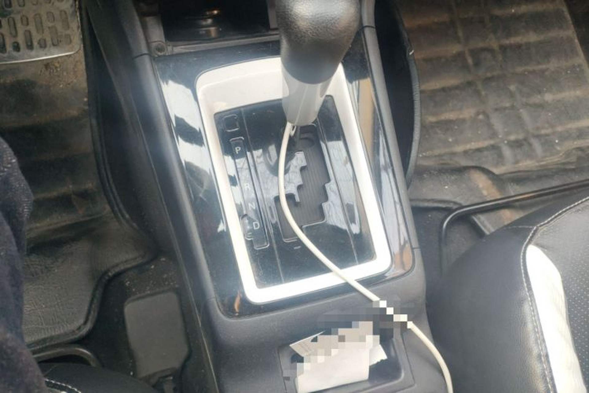 Used Mitsubishi Lancer EX 2016 1.8L CVT Black-and-White Retro Edition Gear Lever