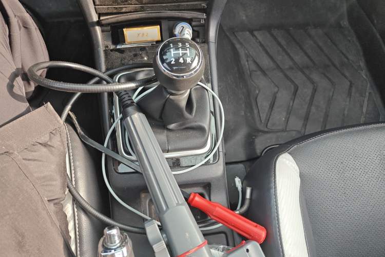 Used Mitsubishi Lancer EX 2016 1.8L Manual Black-and-White Retro Edition Gear Lever