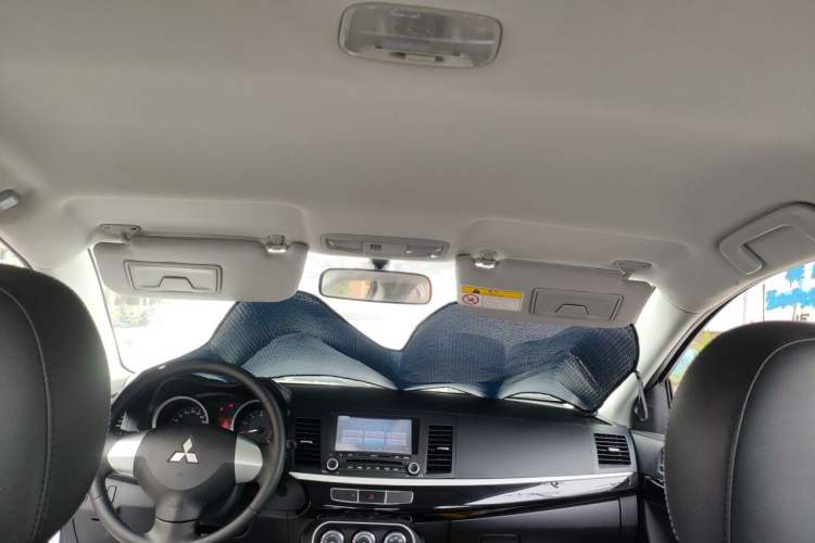Used Mitsubishi Lancer EX 2016 1.8L CVT Black-and-White Retro Edition Headliner