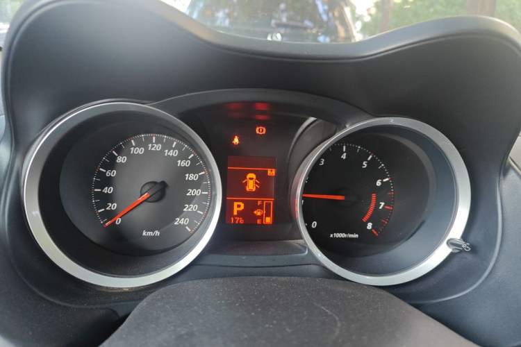 Used Mitsubishi Lancer EX 2016 1.8L CVT Black-and-White Retro Edition Instrument Cluster