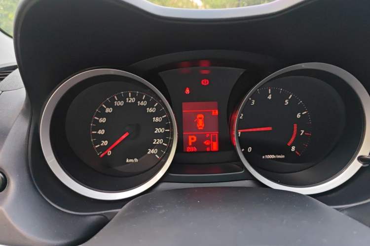 Used Mitsubishi Lancer EX 2016 1.8L CVT Black-and-White Retro Edition Instrument Cluster