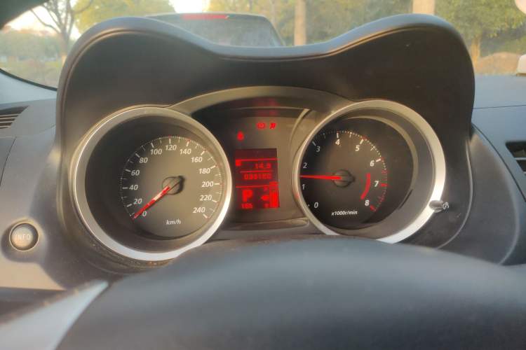 Used Mitsubishi Lancer EX 2016 1.8L CVT Black-and-White Retro Edition Instrument Cluster