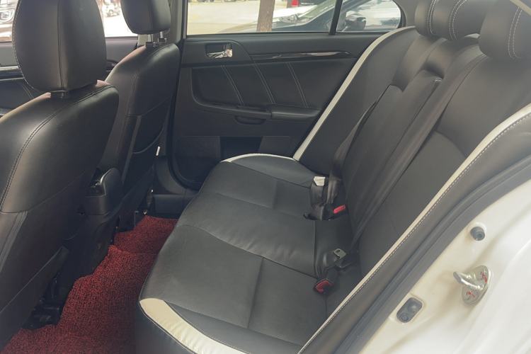 Used Mitsubishi Lancer EX 2016 1.8L CVT Black-and-White Retro Edition Interior 1