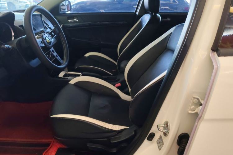 Used Mitsubishi Lancer EX 2016 1.8L CVT Black-and-White Retro Edition Interior 3