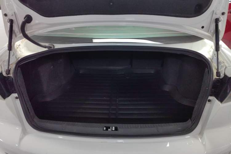 Used Mitsubishi Lancer EX 2016 1.8L CVT Black-and-White Retro Edition Interior 4
