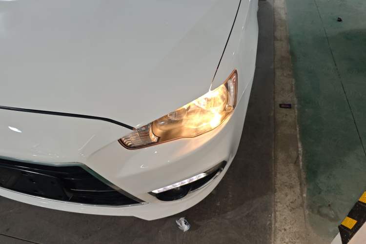 Used Mitsubishi Lancer EX 2016 1.8L CVT Black-and-White Retro Edition Left Front Headlight